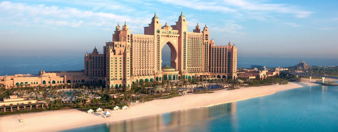 Atlantis The Palm hotel with beach and ocean view